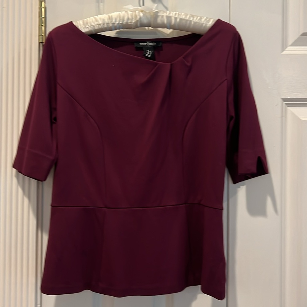 White House White Market Top Maroon Color Size 8 Short Sleeve